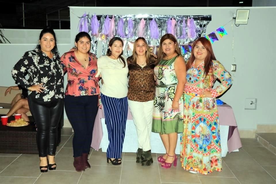 Leticia Cerrillo, Maria Cerrillo, Margarita Romero, Blanca Blanco Lety Bustamante y Wendy Cerrillo