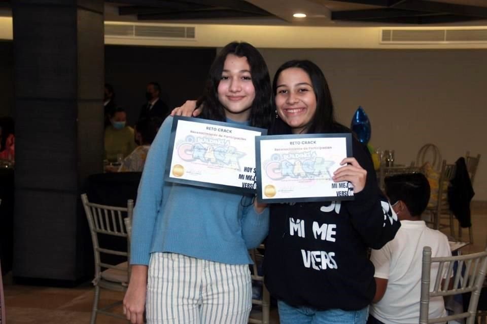 Alejandra Guajardo y Camila Valdez