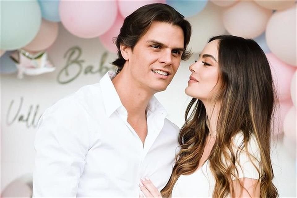 Ximena Navarrete y su esposo, Juan Carlos Valladares, se convirtieron en papás este miércoles con el nacimiento de su primera hija juntos.