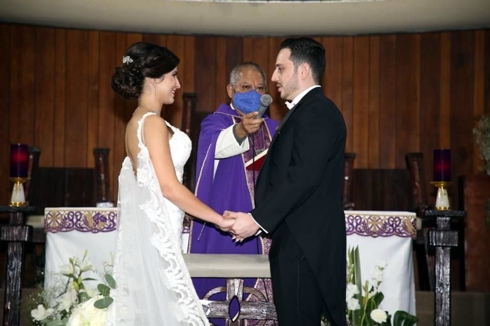 Karenny Lizbeth Martínez Garza y Fabián González López