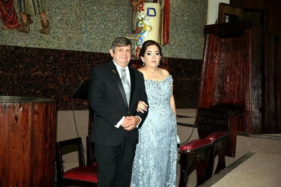 Juan Martínez García y Ada Alicia Garza García