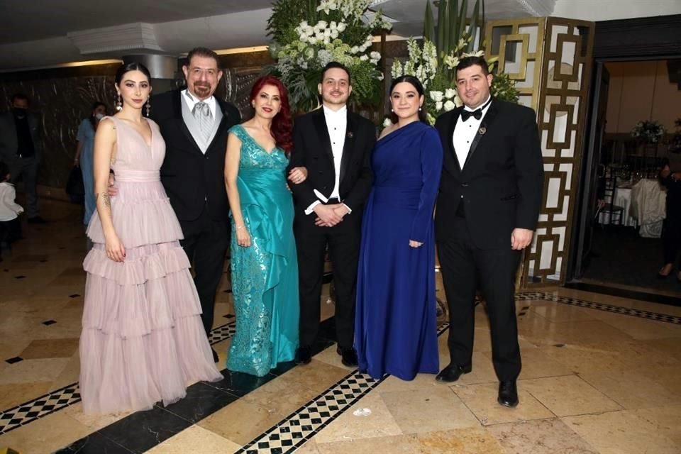 Debanhy González López, Fernando González González, María Elena López de González, Fabián González López, Marianne Rodríguez Pineda y Fernando González López