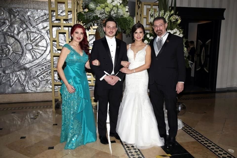 María Elena López de González, Fabián González López, Karenny Lizbeth Martínez Garza y Fernando González González