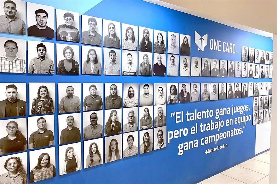 Parte del equipo de One Card.
