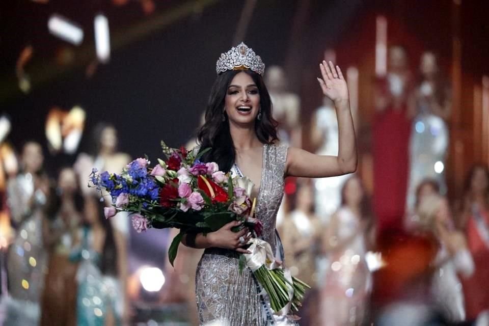 Harnaaz Sandhu, de la India, es la joven que este domingo se llevó la corona de Miss Universo 2021; le gana a Paraguay y Sudáfrica.