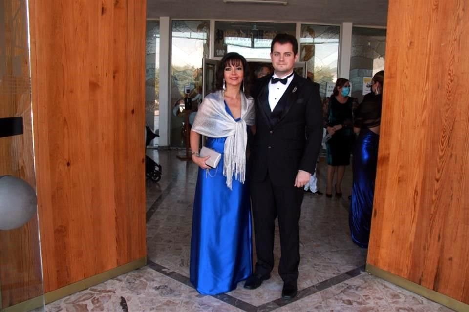 Yolanda Irigoyen Martínez y Mauricio Mojica Irigoyen en