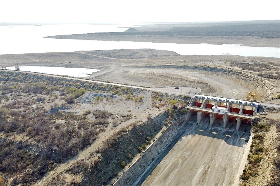 Habitantes del Ejido Cerro Prieto exigen tener agua de la presa, porque el líquido ya no fluye después de la cortina.