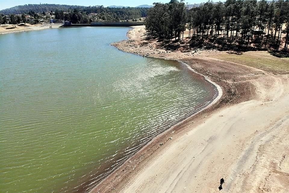 Algunas lluvias se registraron en las presas de Valle de Bravo, El Bosque y Villa Victoria, pero es insuficiente, por lo que la región se mantiene en condición de sequía.