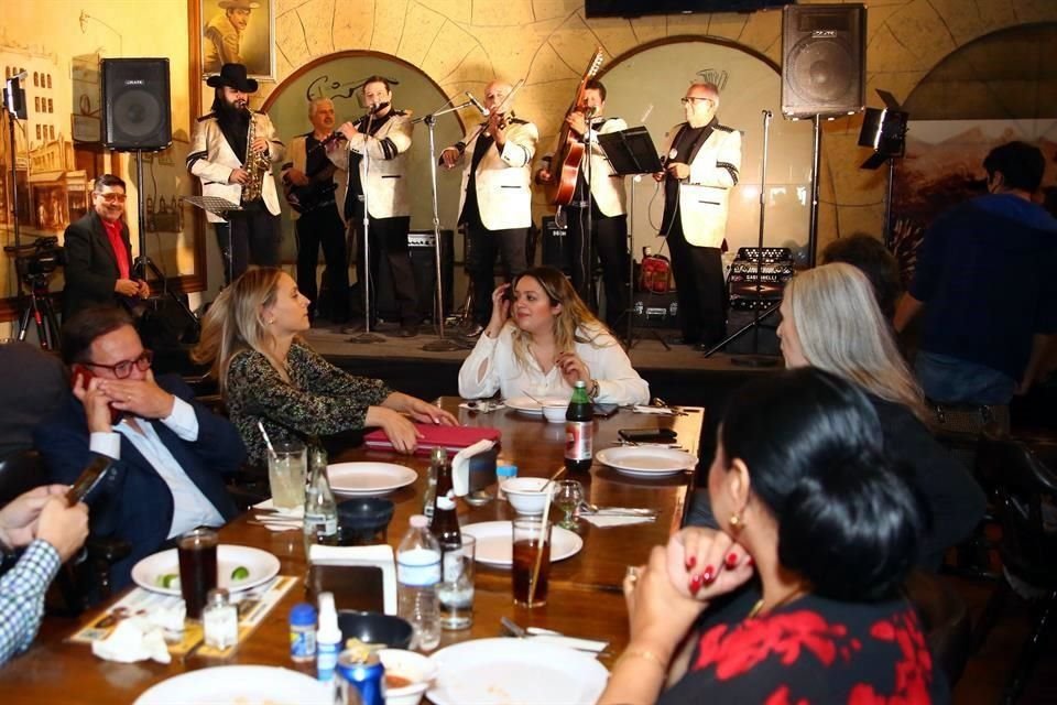 Familiares y amigos del artista norteño lo recordaron ayer al cumplirse 100 años de su nacimiento.