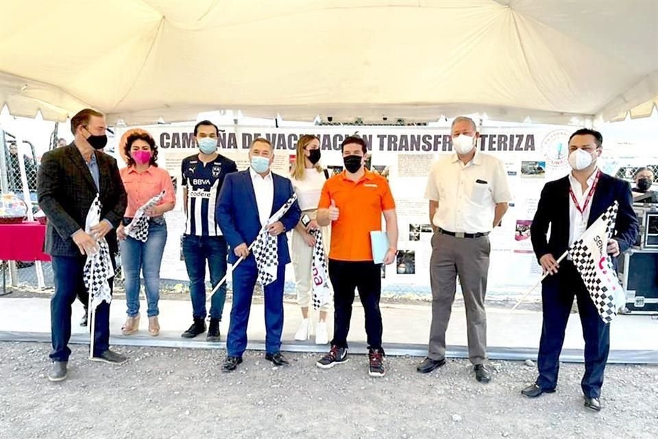 Javier Villalobos, Alcalde de McAllen; Samuel Alejandro García Sepúlveda, Gobernador del Estado de Nuevo León, Carlos Alberto Valdez Andrade, Presidente de Index Nuevo León.