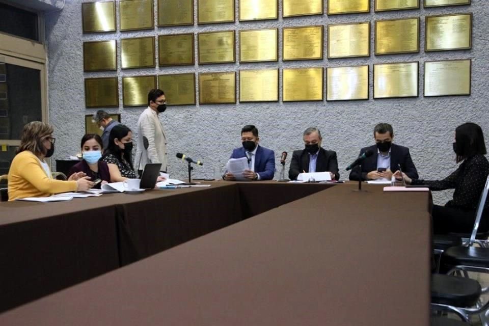 Las reformas se aprobaron con el voto a favor de los Diputados locales del PAN y PRI, y los coordinadores de las fracciones del Movimiento Ciudadano y Nueva Alianza.