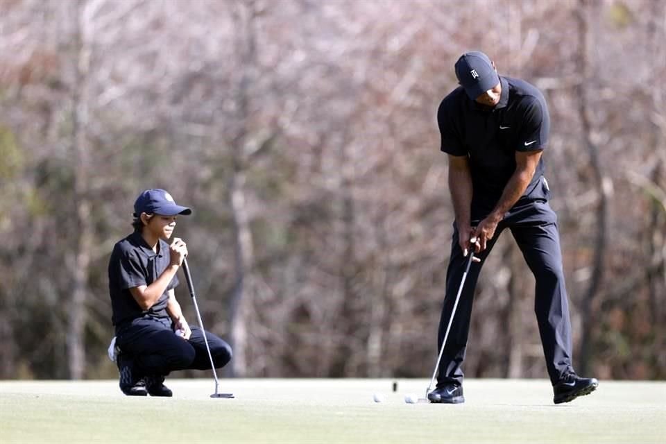 Tiger Woods y su hijo robaron cámaras.