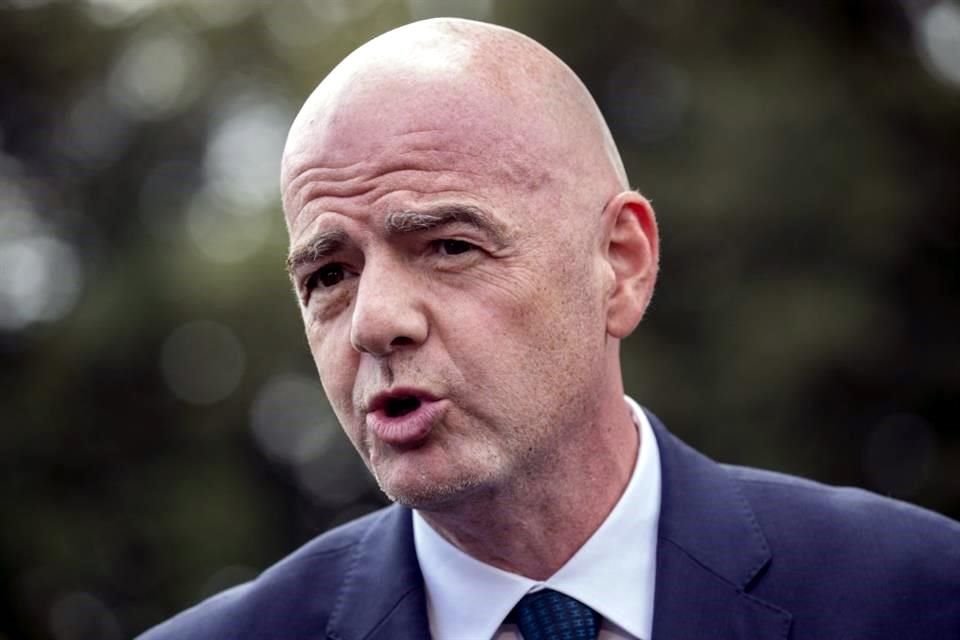 Gianni Infantino afirma que un Mundial bienal aumentará las ganancias para los miembros de la FIFA.