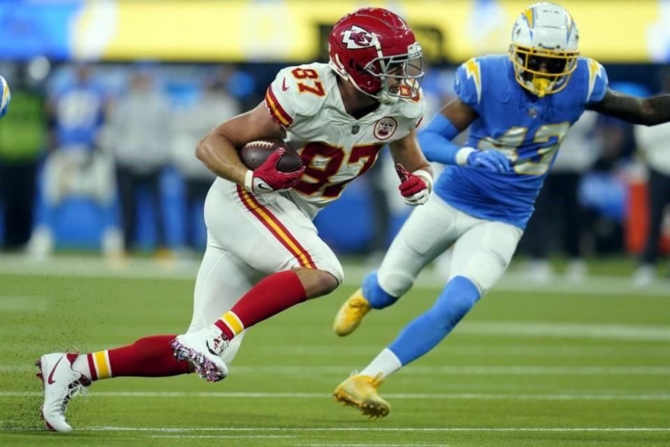 Travis Kelce, de Kansas City, fue de los jugadores que dieron a parar a la  lista de reserva por Covid-19.