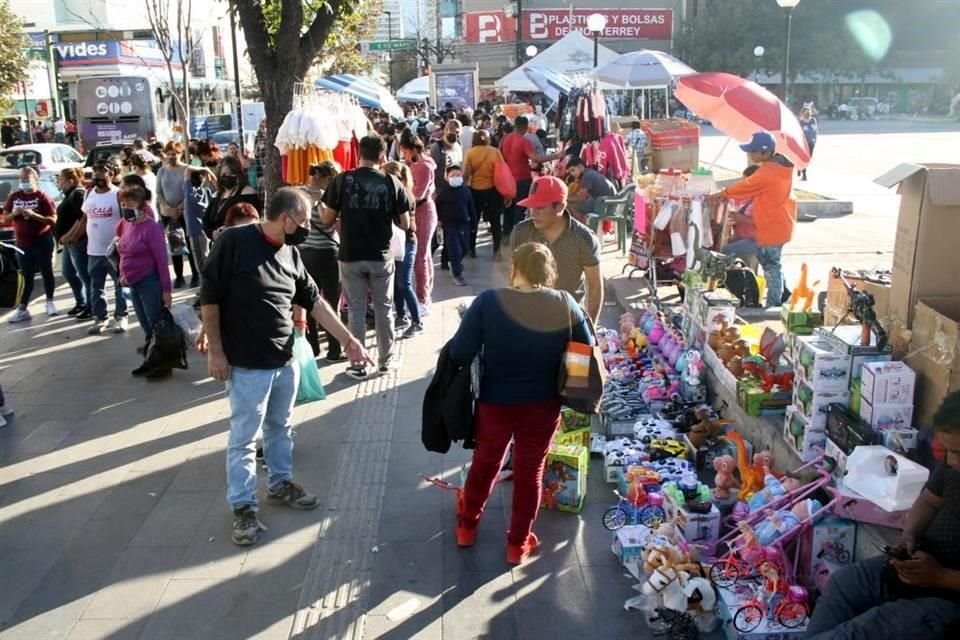 Hace un año el panorama en  época navideña era muy distinto: el Gobierno del Estado decretó el cierre de casi todos los giros comerciales en fines de semana por el incremento de contagios de Covid.
