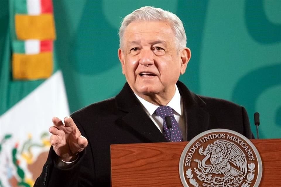 Andrés Manuel López Obrador en conferencia.