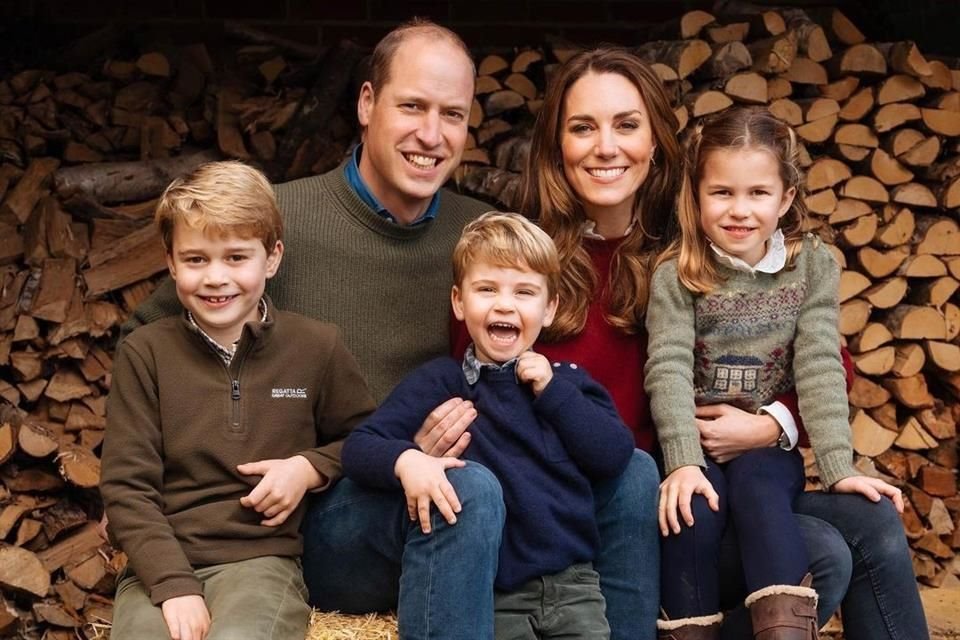 El príncipe Guillermo y su esposa Catalina no pasarán Navidad con la Reina Isabel II y celebrarán con la familia Middleton en Norfolk.