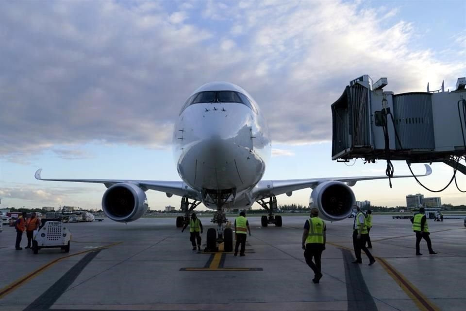 De acuerdo con las aerolíneas, miles de vuelos estarían sujetos a cancelaciones, desvíos o retrasos ante implementación de red 5G.