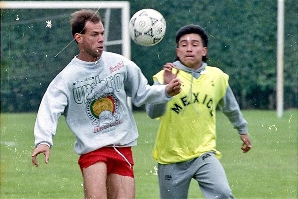 'Zague' (izq.) fue una de las figuras que estuvo en Monterrey con el Tri.
