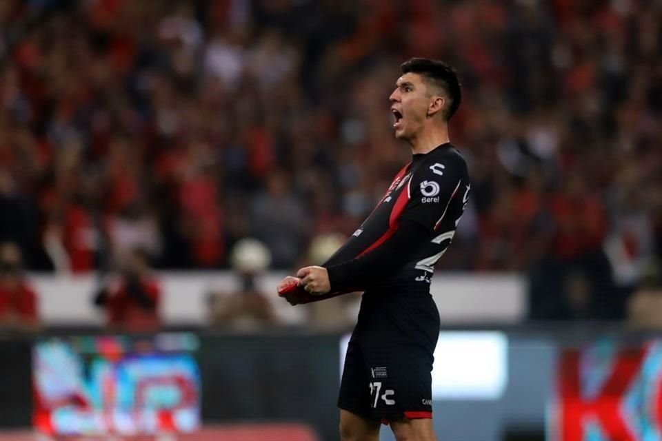 El zaguero campeón con Atlas llegará esta noche para finiquitar su pase a los Tigres.