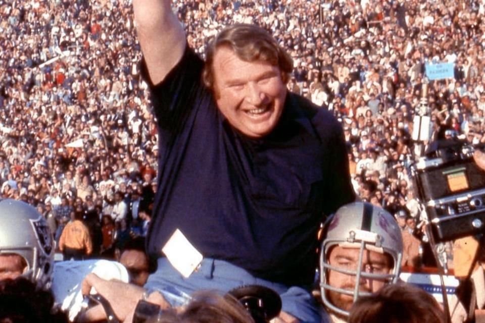 John Madden logró un Super Bowl con los Raiders en 1976.