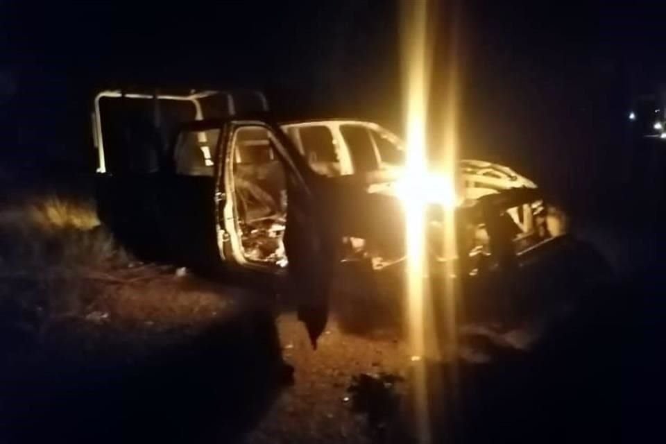 Una patrulla de Fuerza Civil fue incendiada en el ataque de anoche en Los Aldamas.