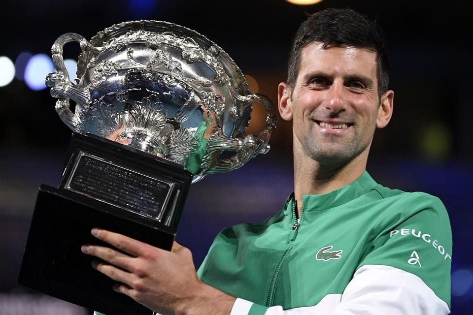 Novak Djokovic busca defender su título de Australia.