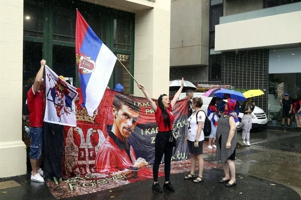 Hay protestas en Australia por el caso Djokovic.