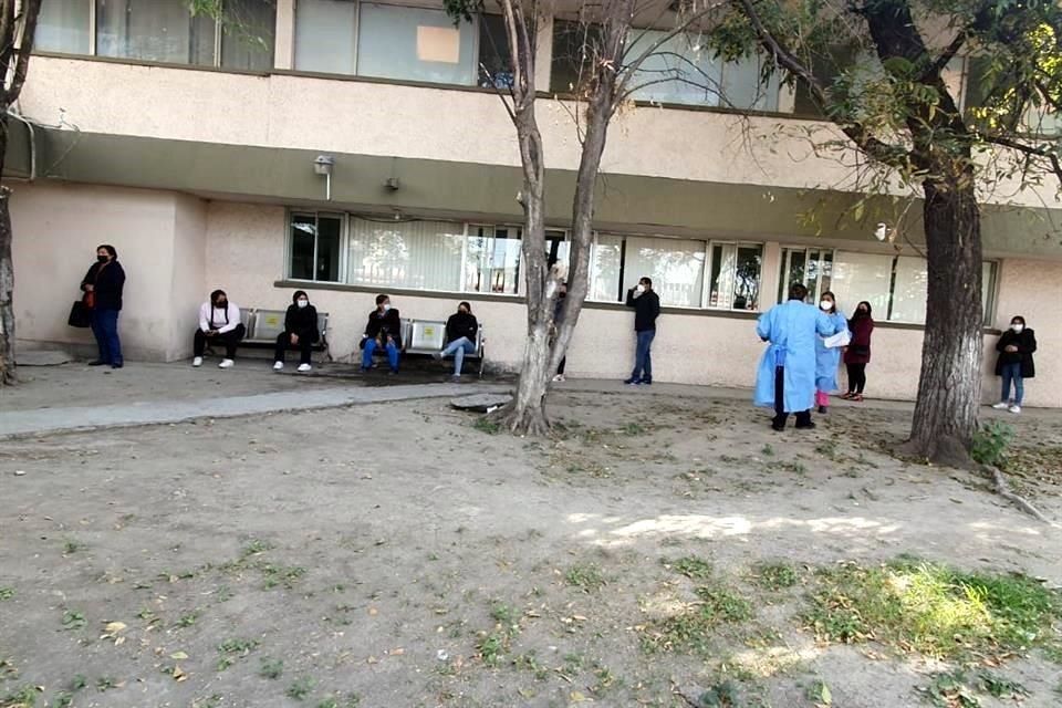 Algunos acudieron ante ligeras señales de una gripa, otros lo hicieron por prevención o a petición de su lugar de trabajo.