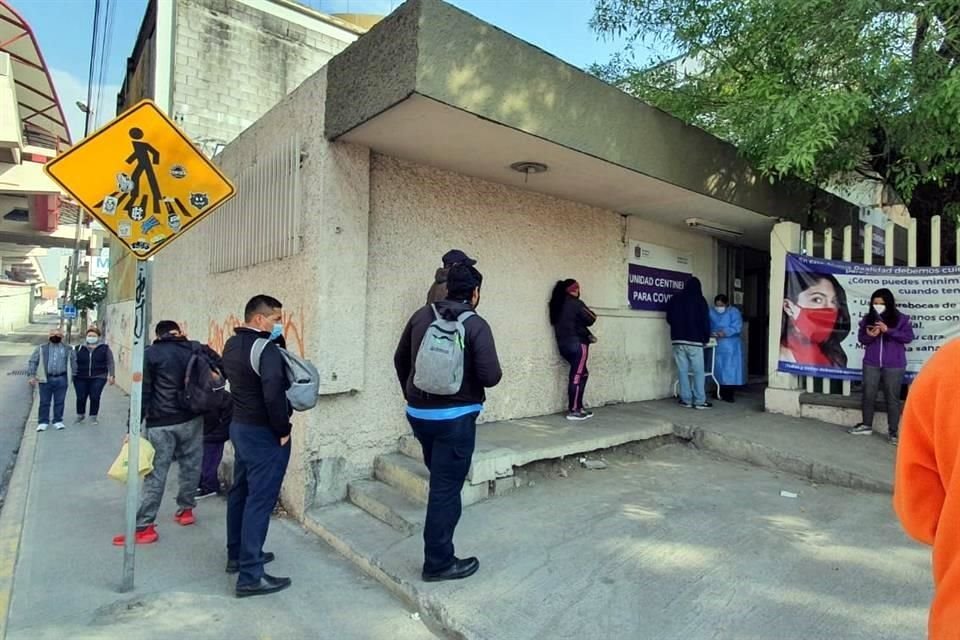 En sólo dos horas y media se acabaron las pruebas para detectar el coronavirus en el Centro de Salud 'Terminal'.