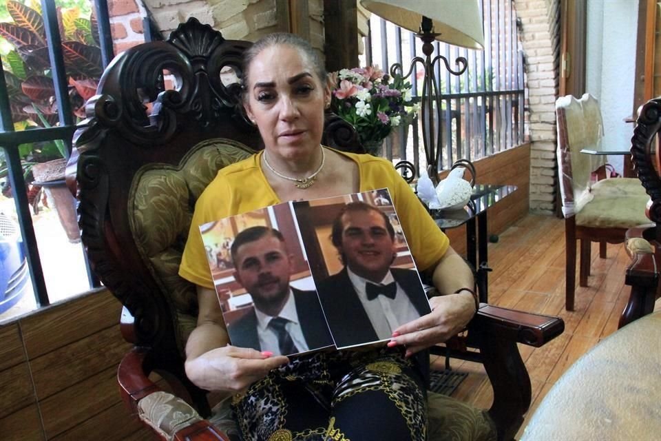 Adriana Montiel Prado, madre de Arturo y Santiago Aguilera Montiel, días antes de que sus hijos fueran liberados.