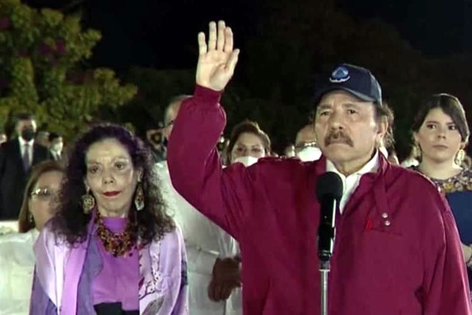 En medio de nuevas sanciones de EU y la UE, el Presidente Daniel Ortega rindió protesta para un cuarto mandato consecutivo en Nicaragua.