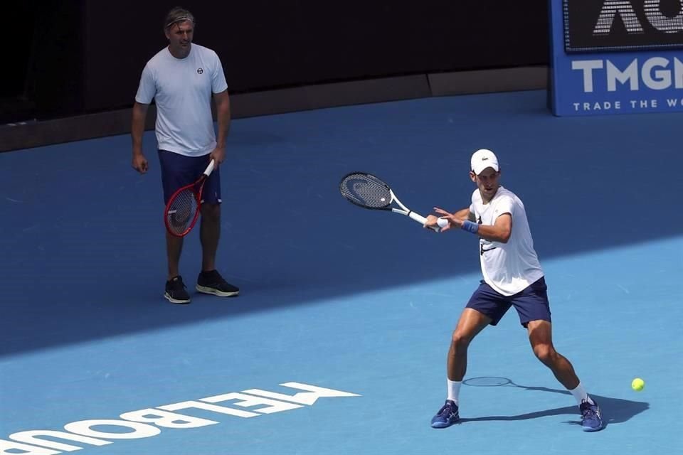 Novak Djokovic no tiene asegurado participar en el Abierto de Australia.