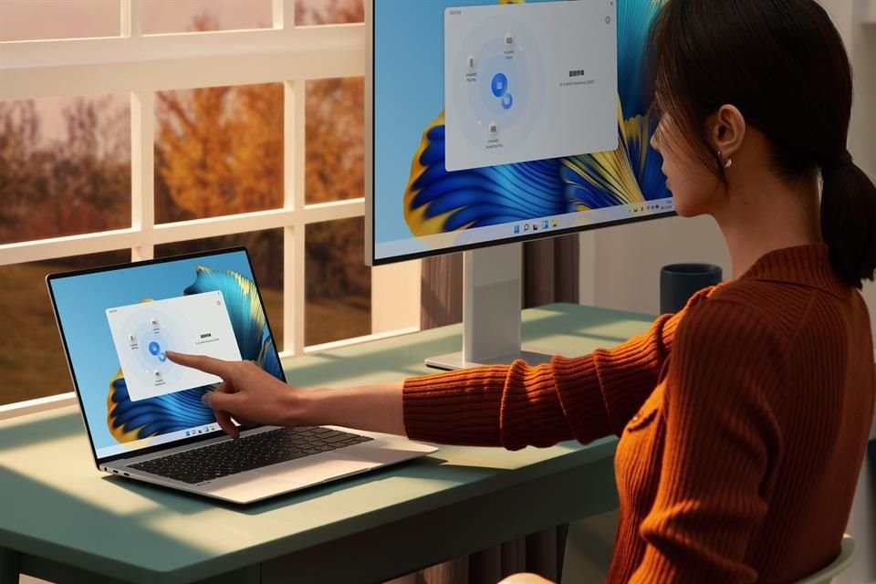 MateBook X Pro también puede conectarse inalámbricamente o por medio de un cable a un Huawei MateView, un monitor con alta resolución con una gama de colores a nivel cinematográfico.