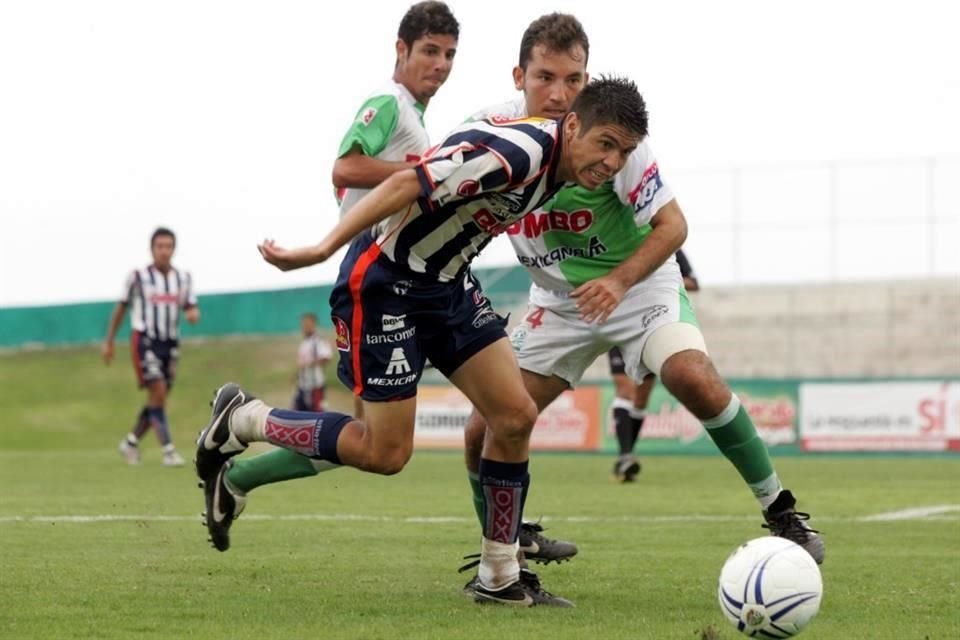 Oribe también jugó en el equipo filial de los Rayados en la Primera A.