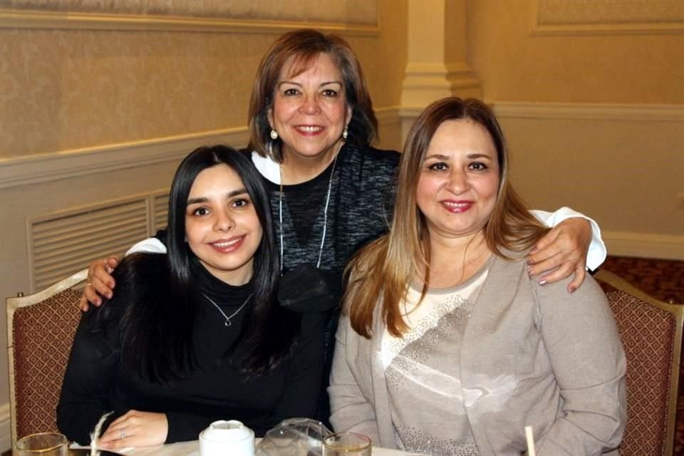 María Emila Gómez, Daniela López y Lupita Silva