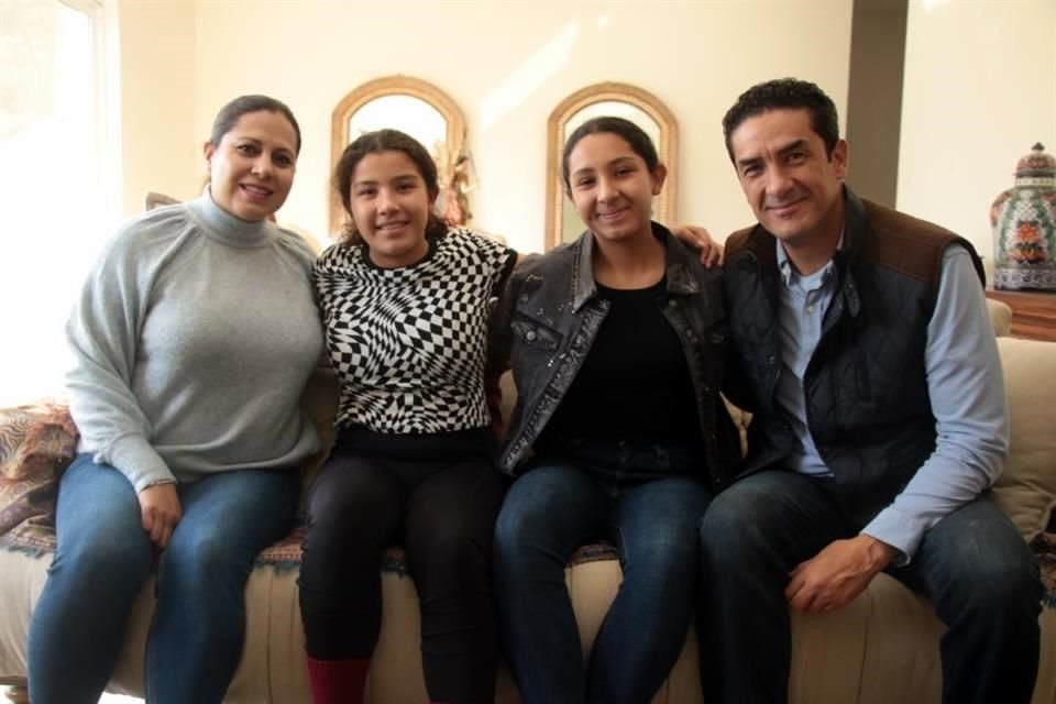 En la familia Estrada Rangel todos destacan como atletas, ya que la mamá América ganó oro en Centroamericanos.