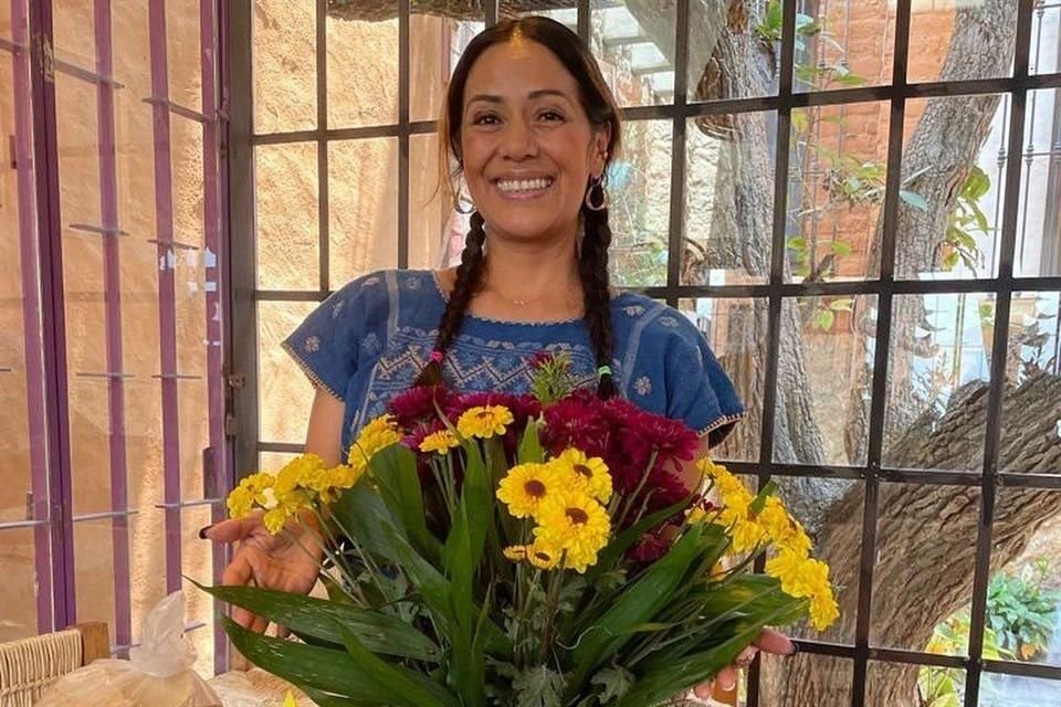 La cantante Lila Downs compartió en redes que dio positivo a Covid-19; cancela su asistencia en la inauguración de su restaurante.