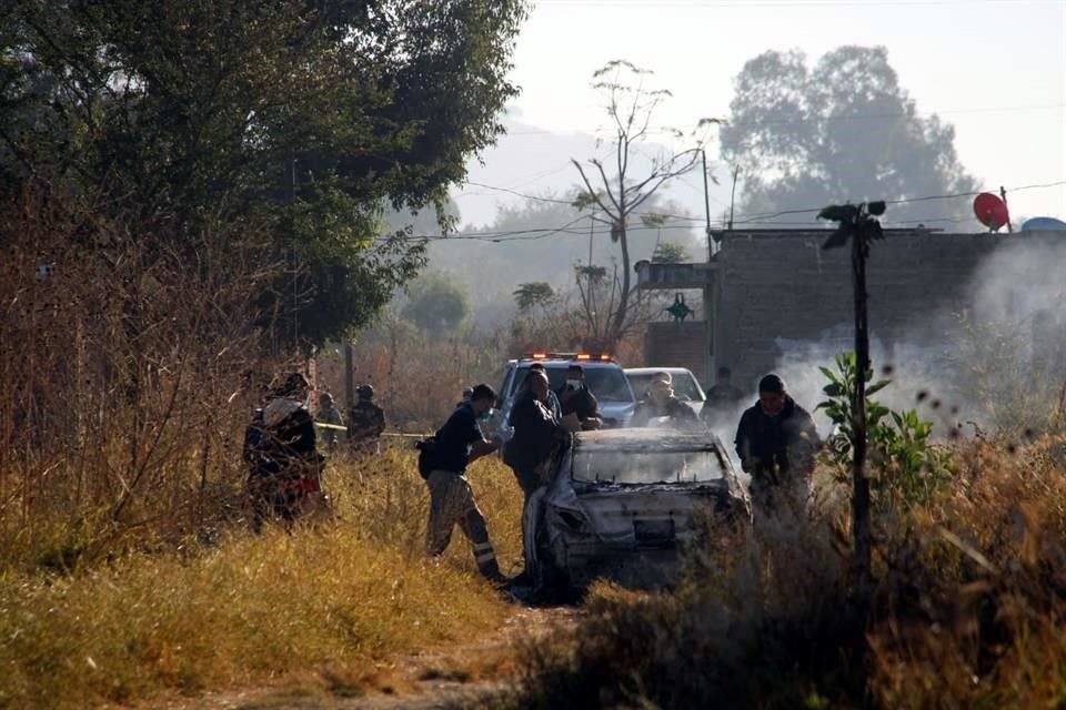 El cadáver de una persona fue hallado en la cajuela de un auto en Tlaquepaque.