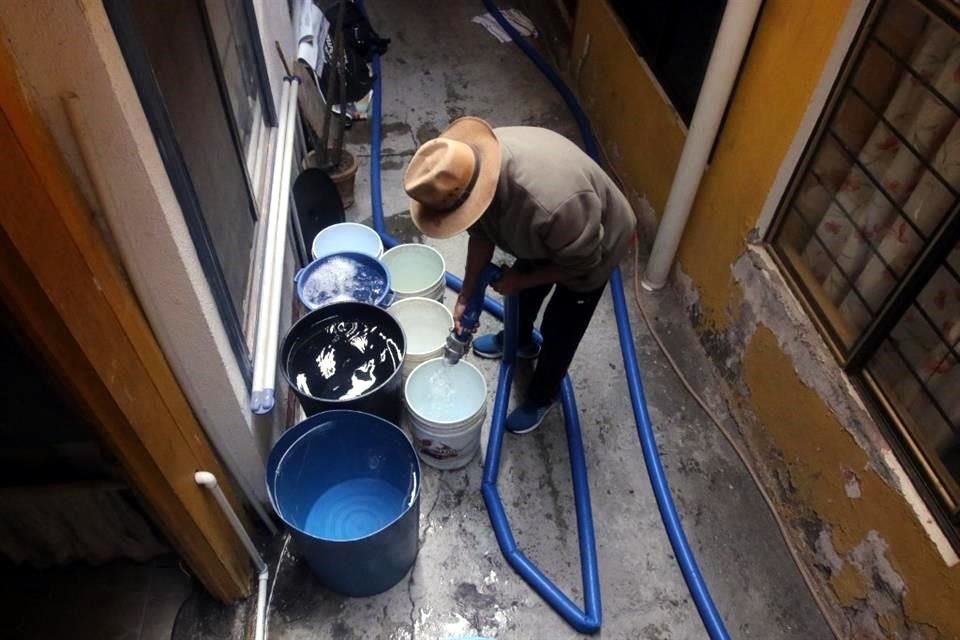 'Porque las sequías nos alcanzaron, igual que en todo el País, entonces, las presas del Sistema Cutzamala están a menor nivel y es muy importante cuidar el agua', mencionó Sheinbaum.