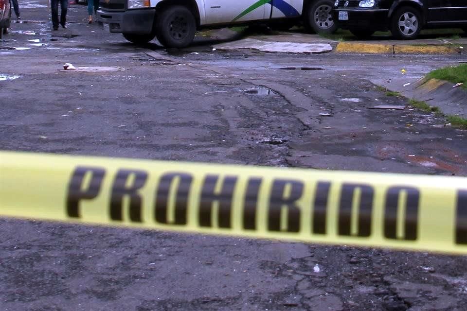 Un hombre murió tras ser atacado con arma punzocortante en la Colonia Constitución y otro fue asesinado a balazos en la Colonia Jalisco.