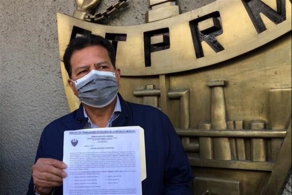 Ricardo Aldana colaborador cercano a Carlos Romero Deschamps en su registro para aspirar a ser Secretario General del sindicato petrolero.