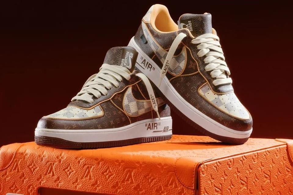 Virgil Abloh dejó un gran legado en el mundo de la moda y ahora subastarán unos tenis que realizó en colaboración con Louis Vuitton y Nike.