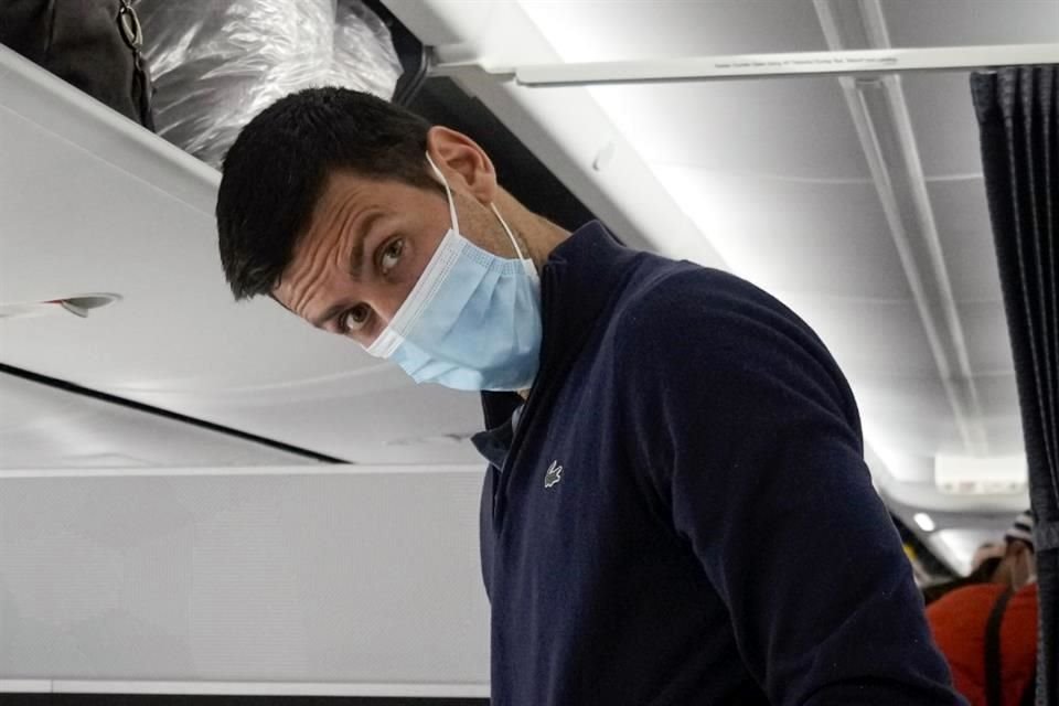 Novak Djokovic fue deportado por no estar vacunado contra el Covid-19.