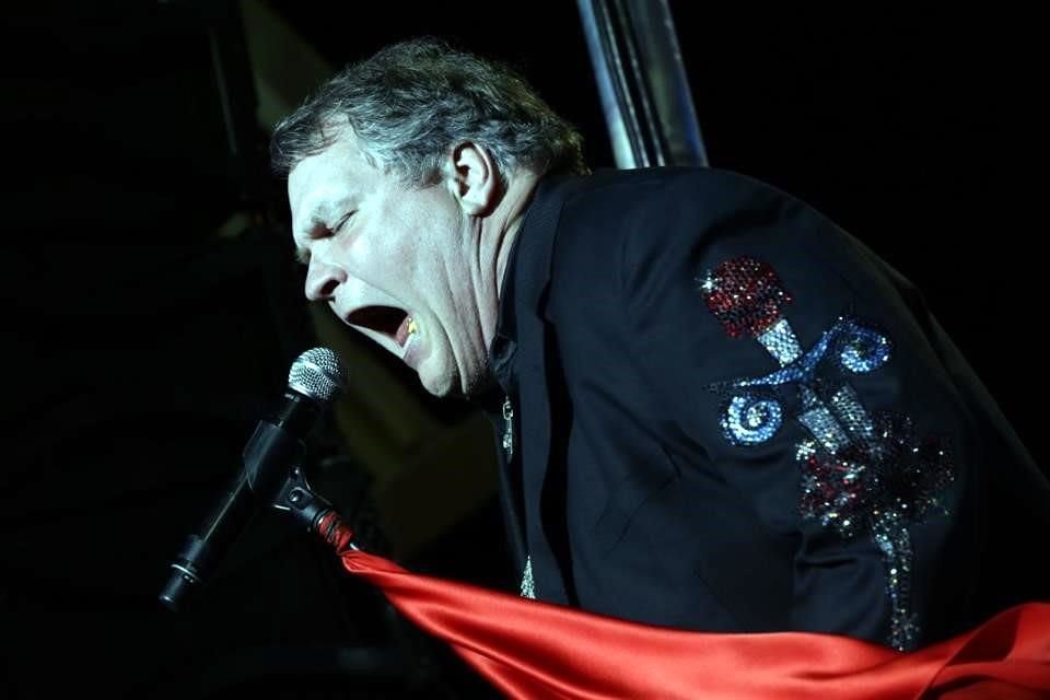 La leyenda de rock Meat Loaf, intérprete de himnos como 'Paradise By the Dashboard Light'', murió  a los 74 años.