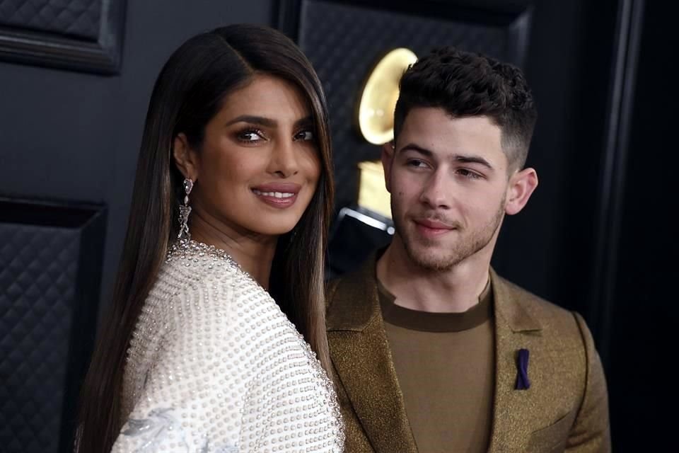 Nick Jonas y Priyanka Chopra dieron la bienvenida a su primer hijo.