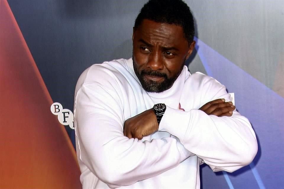 Los rumores de que James Bond será encarnado por un actor que romperá estereotipos continúan y ahora se habla de que podría ser Idris Elba.