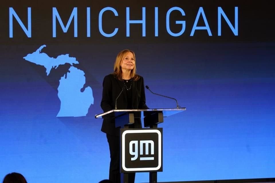 Mary Barra, presidenta ejecutiva de General Motors, durante el anuncio de la inversión en Michigan.