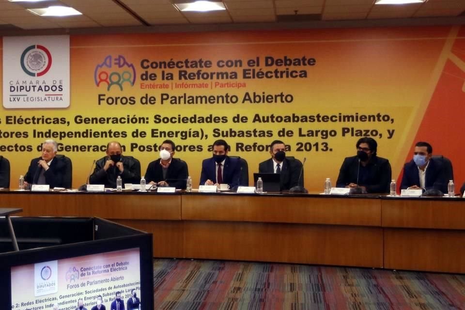 Durante el Parlamento Abierto de la Reforma Eléctrica, tres expertos insistieron en que la CFE no puede salir adelante sin la participación de la IP.