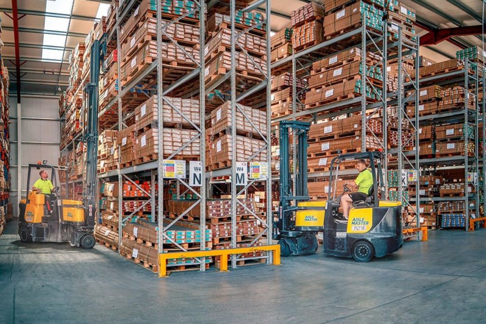 SG Insumos es una empresa especializada en la distribución de equipos para manejo de materiales.